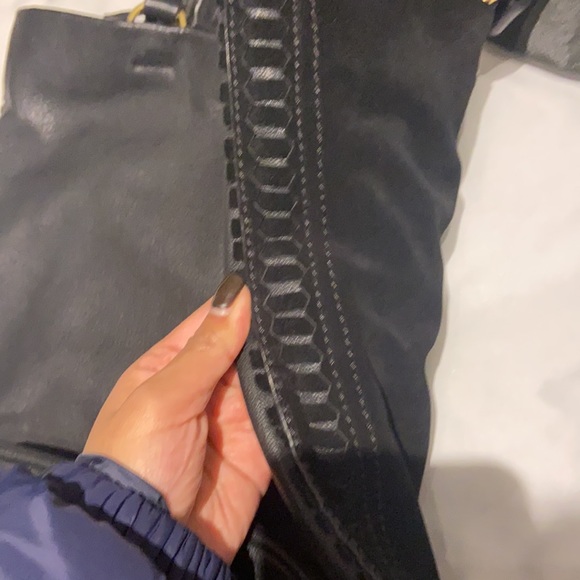 Vince Camuto genuine leather and suede black bucket tote - Picture 5 of 10